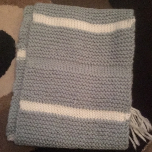 NWOT: Hand knit wool Scarf - Unisex - NEW - Picture 1 of 6